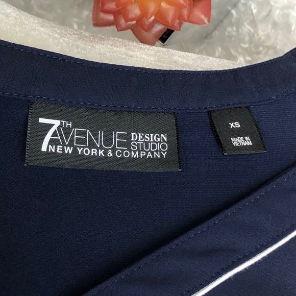 NY & Company Navy Zip V Neck Cap Sleeve Top Size XS - Picture 4 of 6